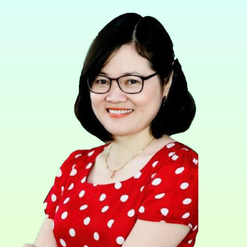 Nhà báo Hoàng Hương